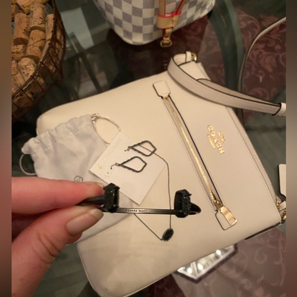 Authentic Kendra Scott Jewelry Set - Picture 5 of 6